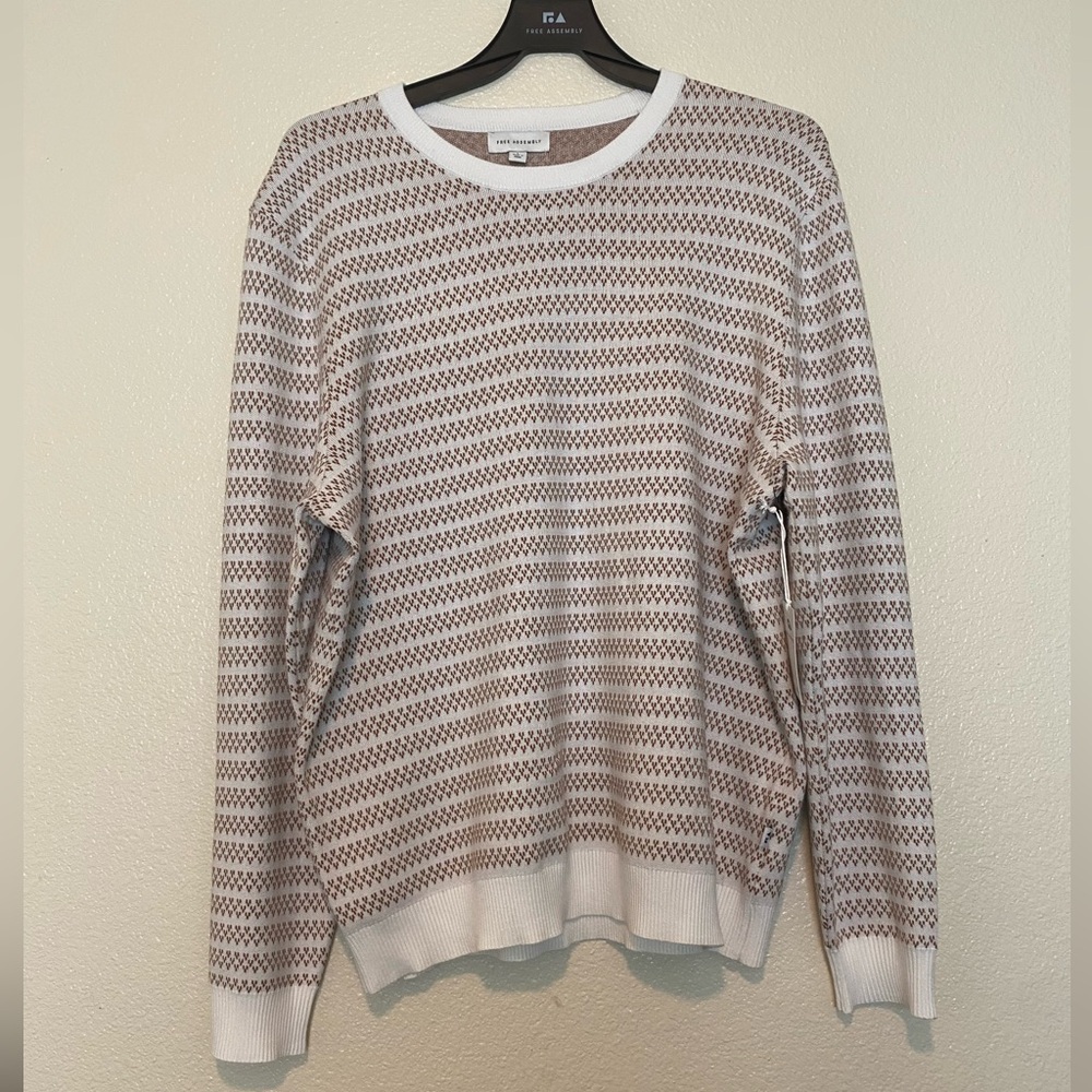 Men’s Free Assembly Beige and White Crewneck Sweater Size L
